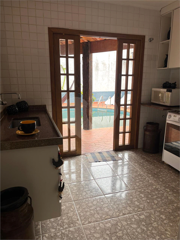 Casa para alugar com 3 quartos, 334m² - Foto 19