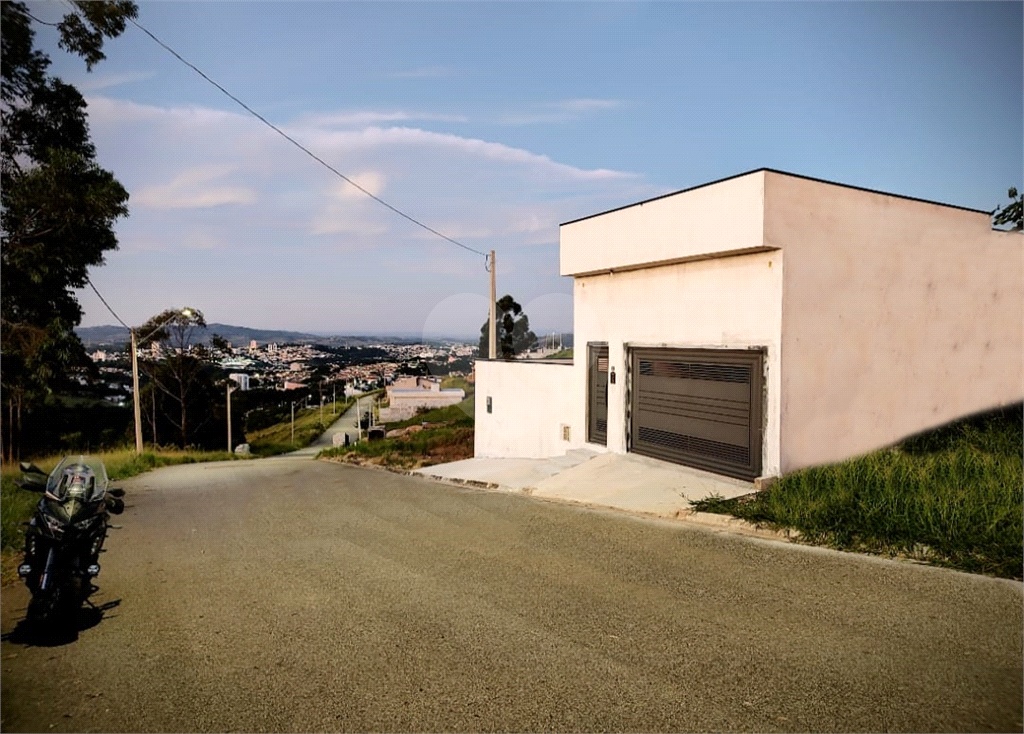 Casa à venda com 3 quartos, 170m² - Foto 2