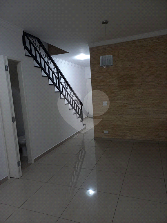 Casa em condomínio na Vila Maria 2 vagas