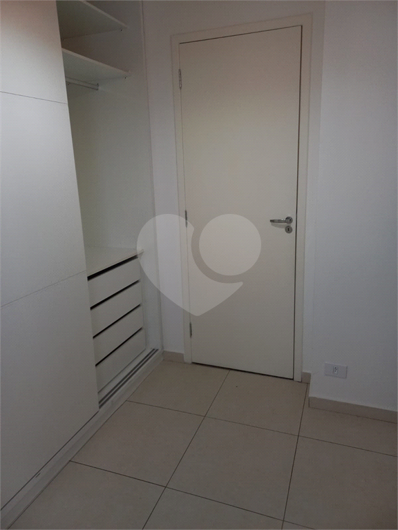 Casa em condomínio na Vila Maria 2 vagas