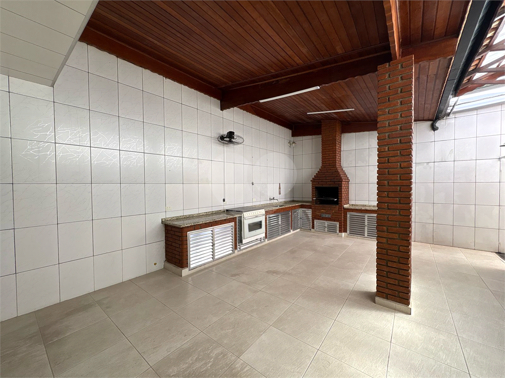 Sobrado à venda e aluguel com 3 quartos, 272m² - Foto 6