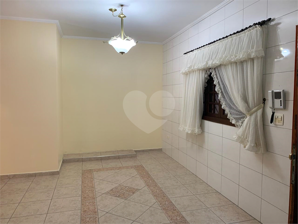 Sobrado à venda e aluguel com 3 quartos, 225m² - Foto 3