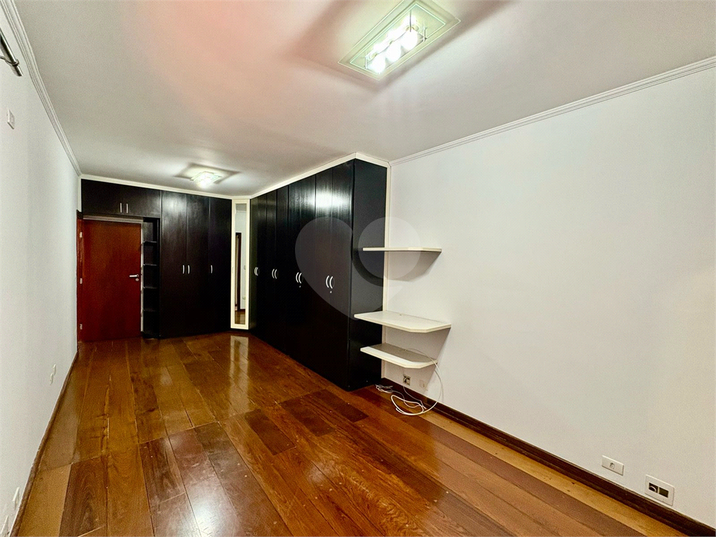 Sobrado à venda e aluguel com 3 quartos, 272m² - Foto 32