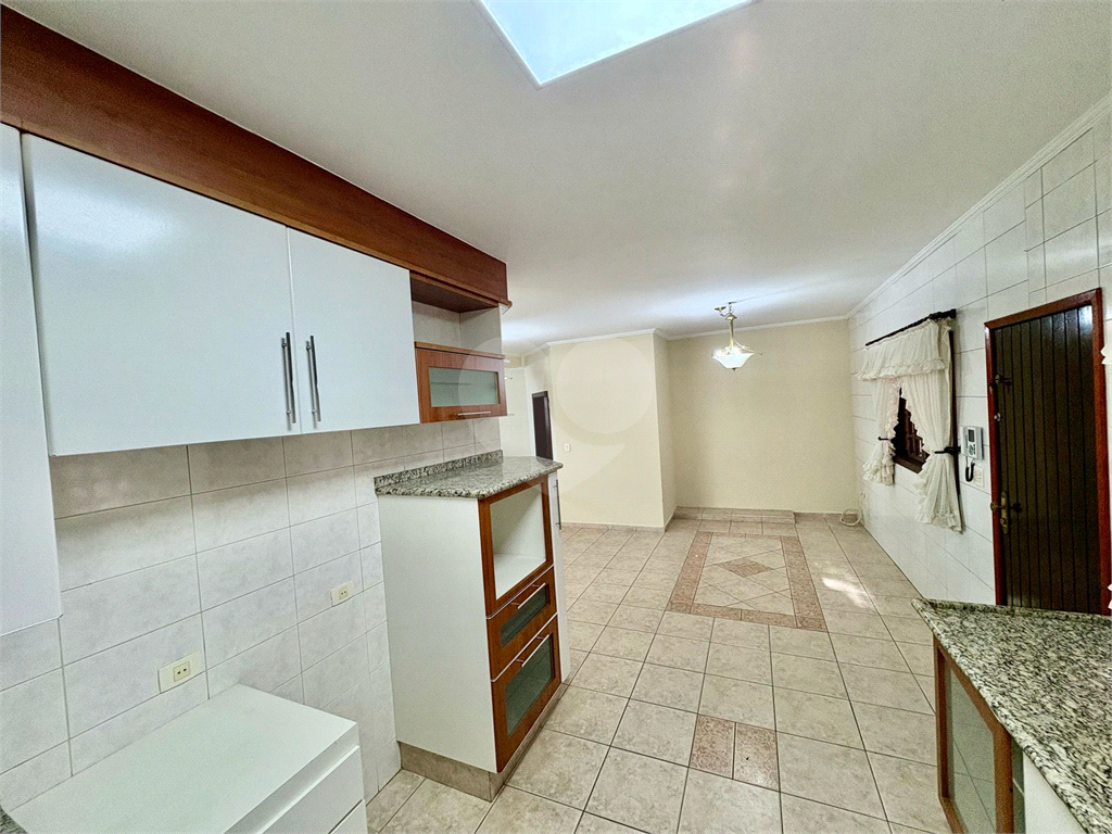 Sobrado à venda e aluguel com 3 quartos, 272m² - Foto 3