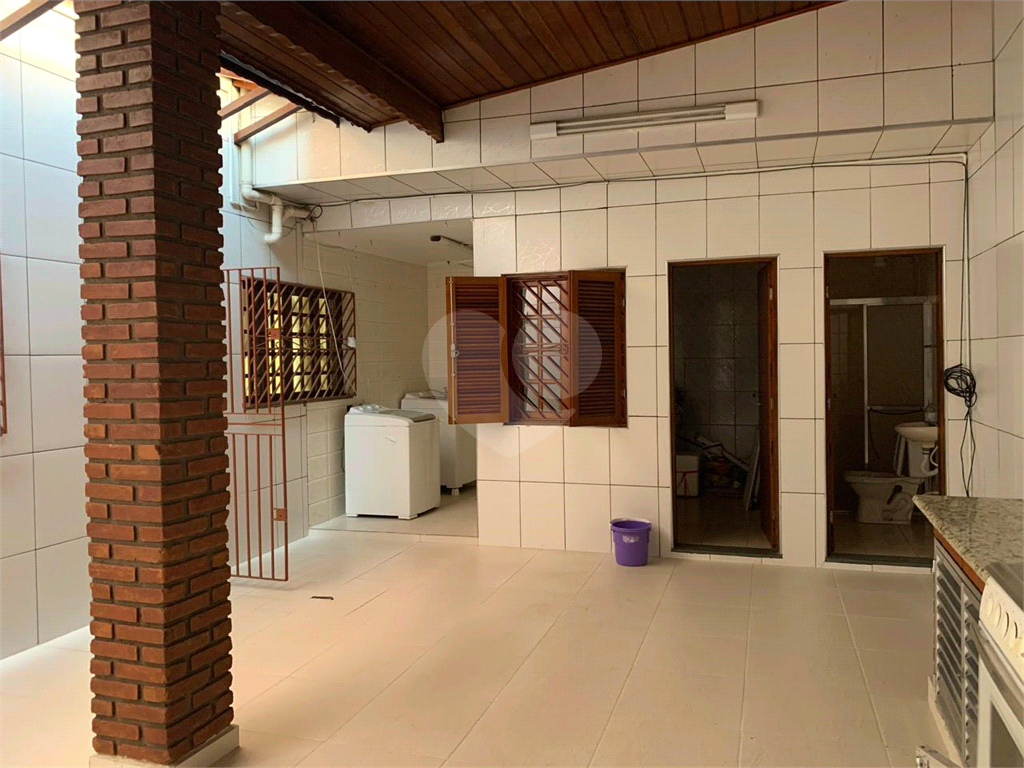 Sobrado à venda e aluguel com 3 quartos, 225m² - Foto 16