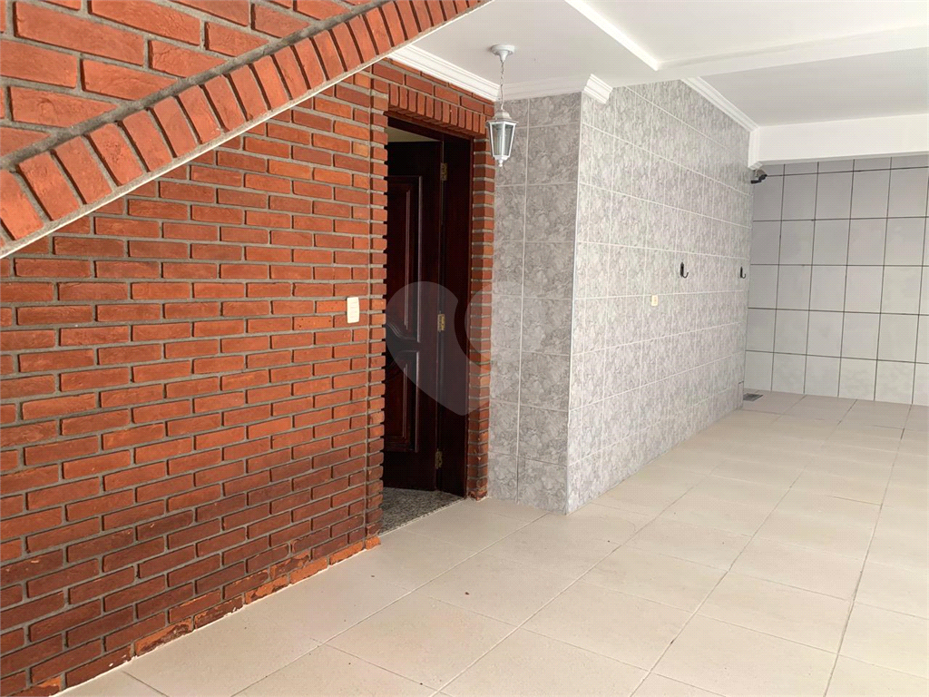 Sobrado à venda e aluguel com 3 quartos, 225m² - Foto 14