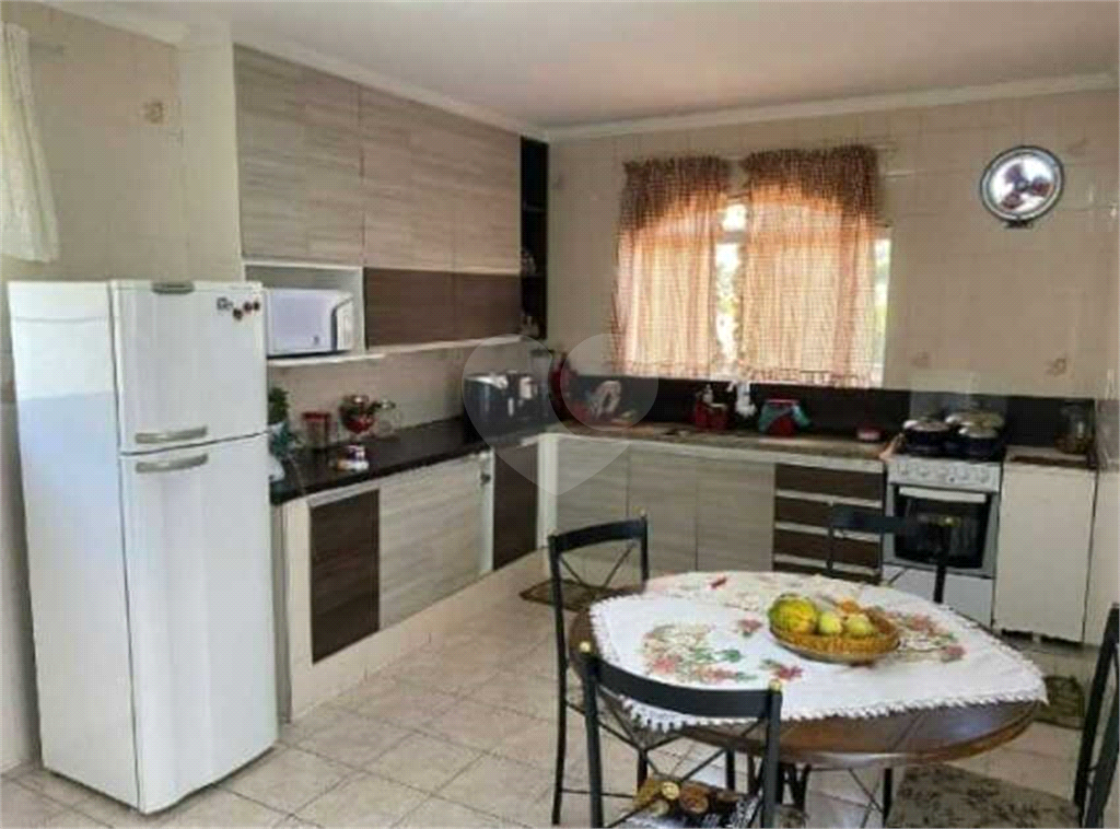Casa à venda com 4 quartos, 222m² - Foto 12