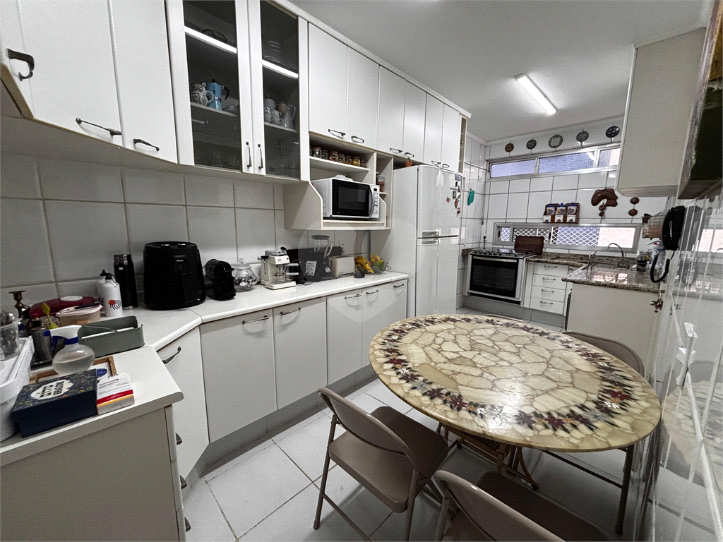 APARTAMENTO BAIRRO PARAÍSO COM 146 M² ÚTEIS - 2 VAGAS.