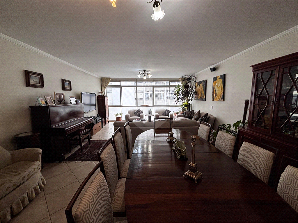 APARTAMENTO BAIRRO PARAÍSO COM 146 M² ÚTEIS - 2 VAGAS.