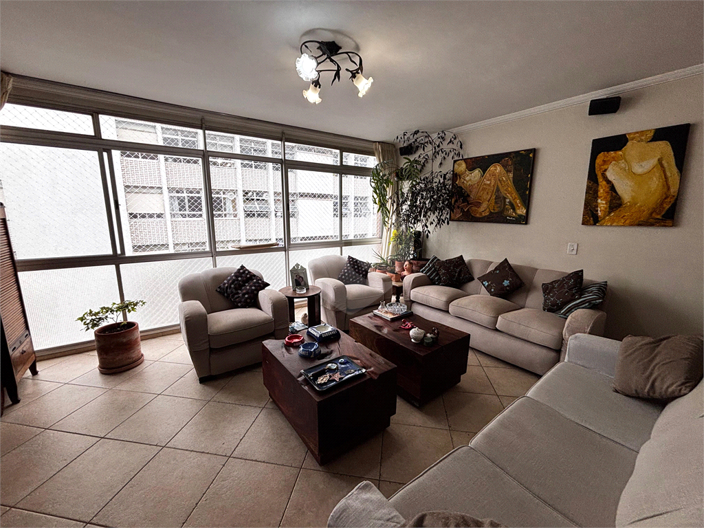 APARTAMENTO BAIRRO PARAÍSO COM 146 M² ÚTEIS - 2 VAGAS.