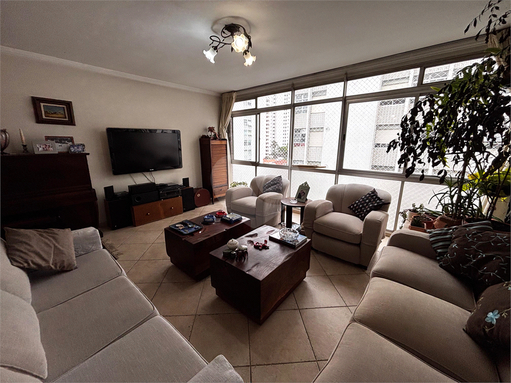 APARTAMENTO BAIRRO PARAÍSO COM 146 M² ÚTEIS - 2 VAGAS.