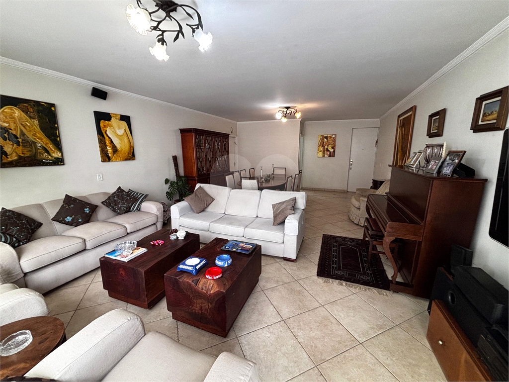 APARTAMENTO BAIRRO PARAÍSO COM 146 M² ÚTEIS - 2 VAGAS.