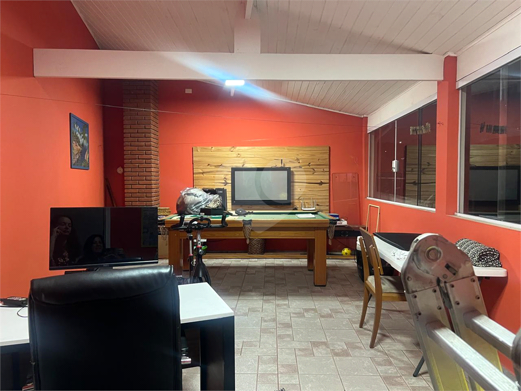 LINDO SOBRADO MUITO CONFORTO, ESPAÇO GOURMET,2 VAGAS, ESTUDA PERMUTA COMO PARTE DE PAGAMENTO .