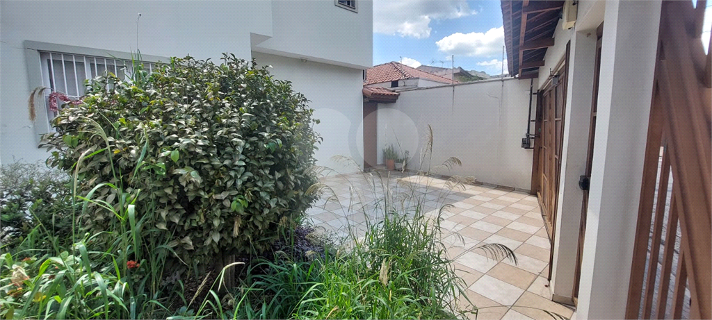 LINDO SOBRADO MUITO CONFORTO, ESPAÇO GOURMET,2 VAGAS, ESTUDA PERMUTA COMO PARTE DE PAGAMENTO .