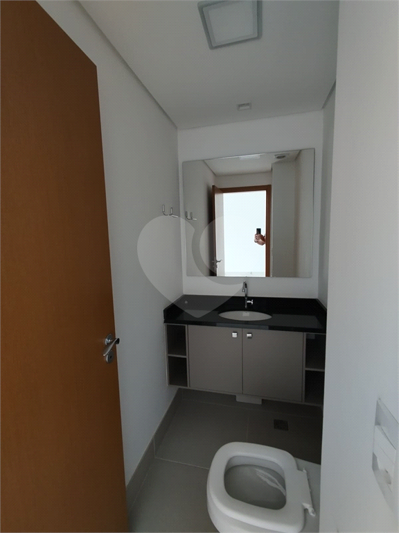 Apartamento à venda e aluguel com 3 quartos, 121m² - Foto 1