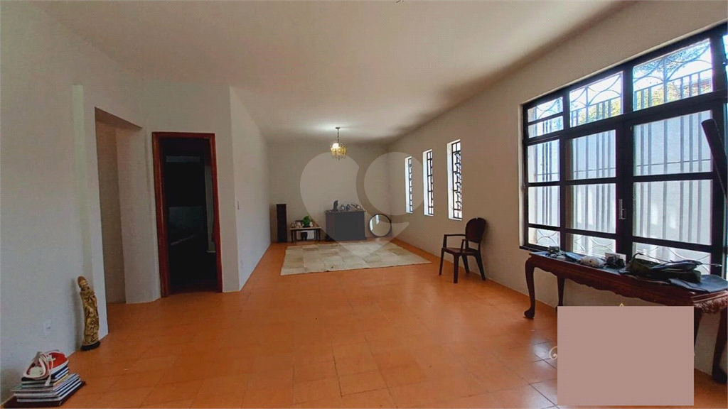 Casa para alugar com 4 quartos, 243m² - Foto 1