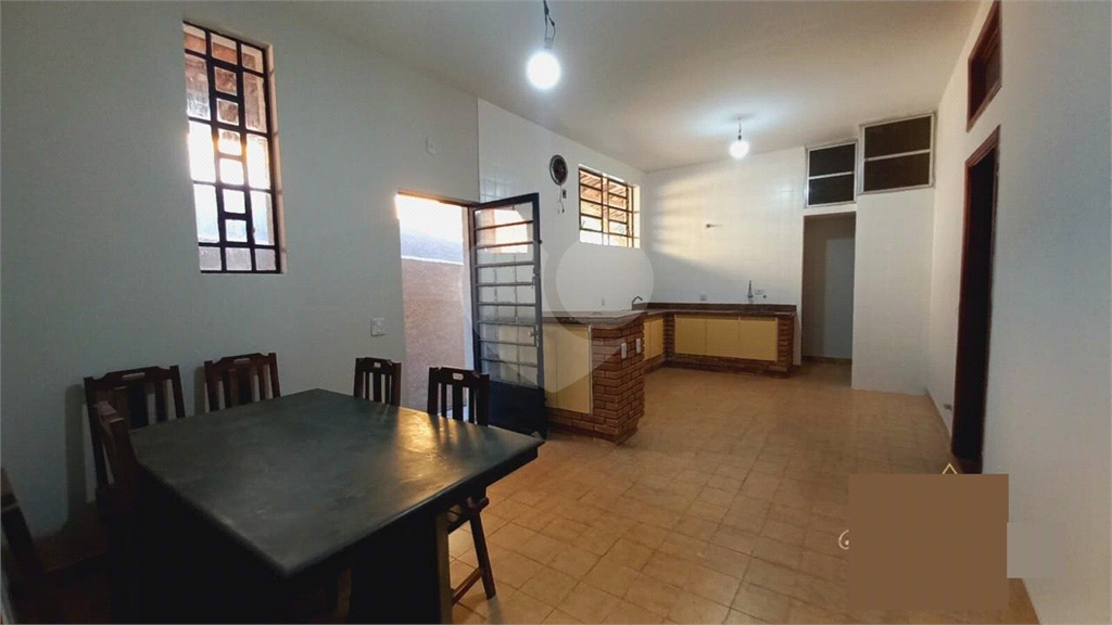 Casa para alugar com 4 quartos, 243m² - Foto 20