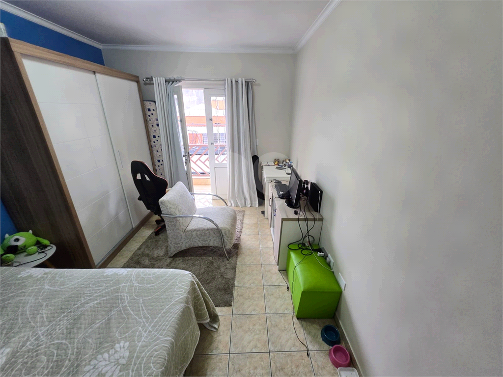 Amplo e espaçoso sobrado em Santana com 3 suítes, sala de estar e TV, copa, cozinha e, 3 vagas!