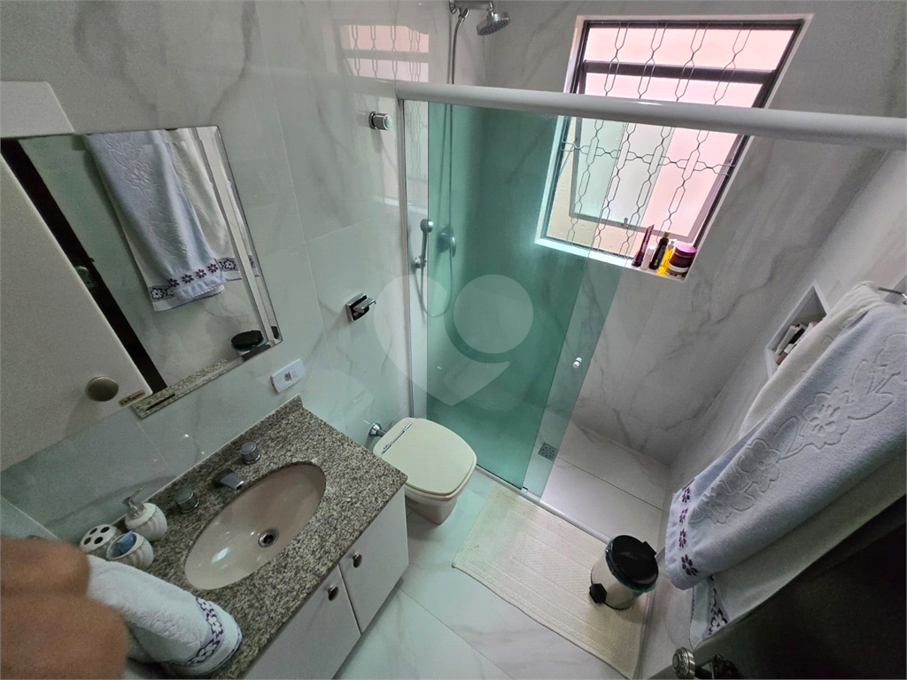 Amplo e espaçoso sobrado em Santana com 3 suítes, sala de estar e TV, copa, cozinha e, 3 vagas!
