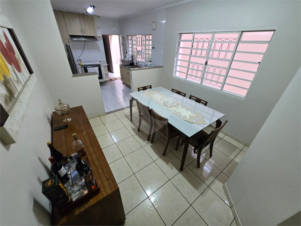 Amplo e espaçoso sobrado em Santana com 3 suítes, sala de estar e TV, copa, cozinha e, 3 vagas!