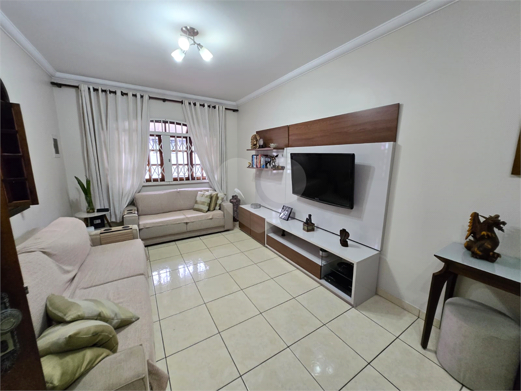 Amplo e espaçoso sobrado em Santana com 3 suítes, sala de estar e TV, copa, cozinha e, 3 vagas!