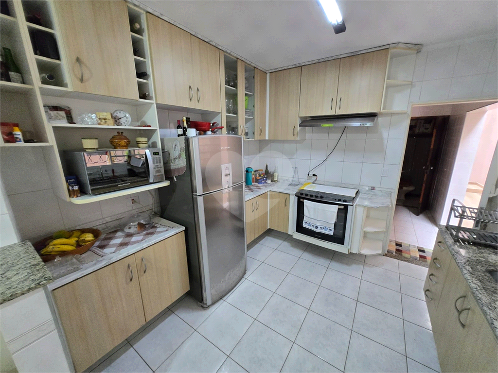 Amplo e espaçoso sobrado em Santana com 3 suítes, sala de estar e TV, copa, cozinha e, 3 vagas!