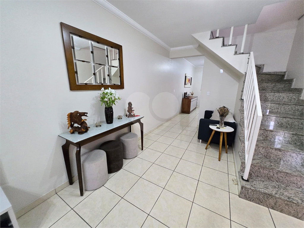 Amplo e espaçoso sobrado em Santana com 3 suítes, sala de estar e TV, copa, cozinha e, 3 vagas!