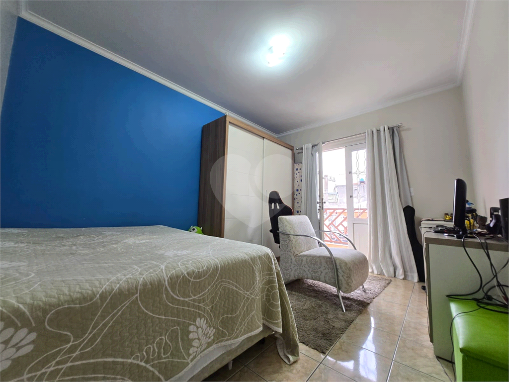 Amplo e espaçoso sobrado em Santana com 3 suítes, sala de estar e TV, copa, cozinha e, 3 vagas!