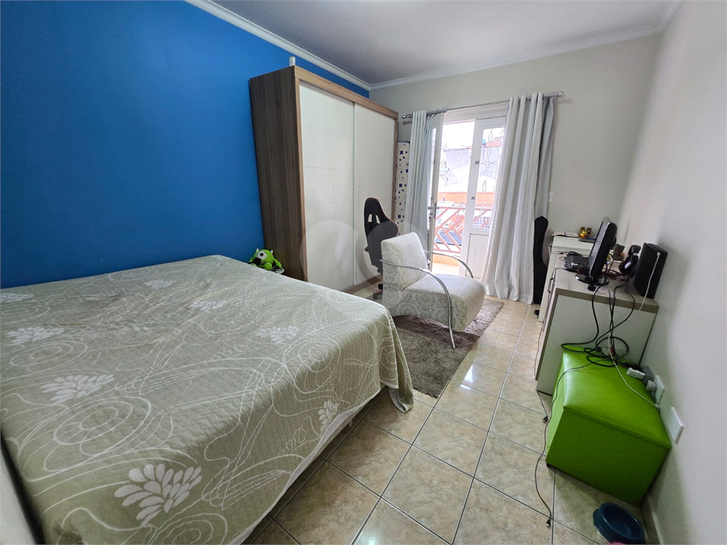 Amplo e espaçoso sobrado em Santana com 3 suítes, sala de estar e TV, copa, cozinha e, 3 vagas!