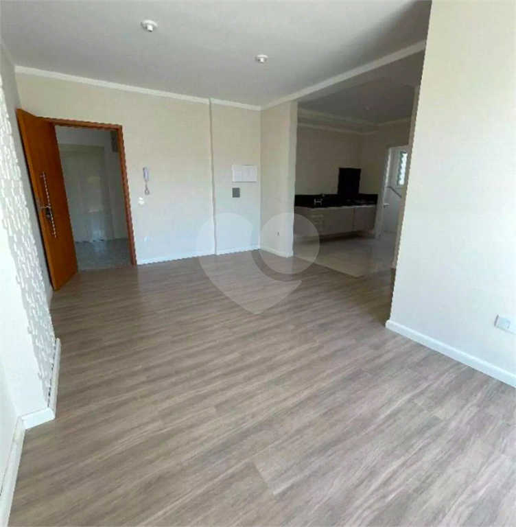 Apartamento à venda com 2 quartos, 69m² - Foto 2