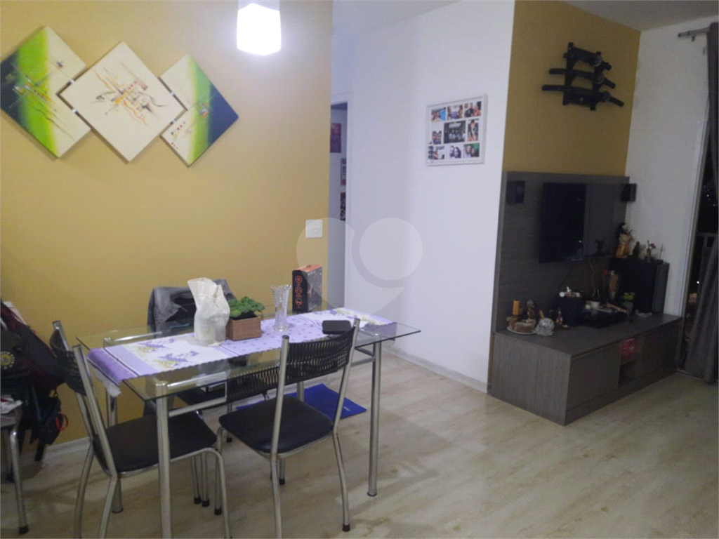 APARTAMENTO em PARQUE NOVO MUNDO