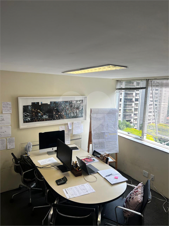 Sala Comercial Edifício Cidade Jardim 146 m2