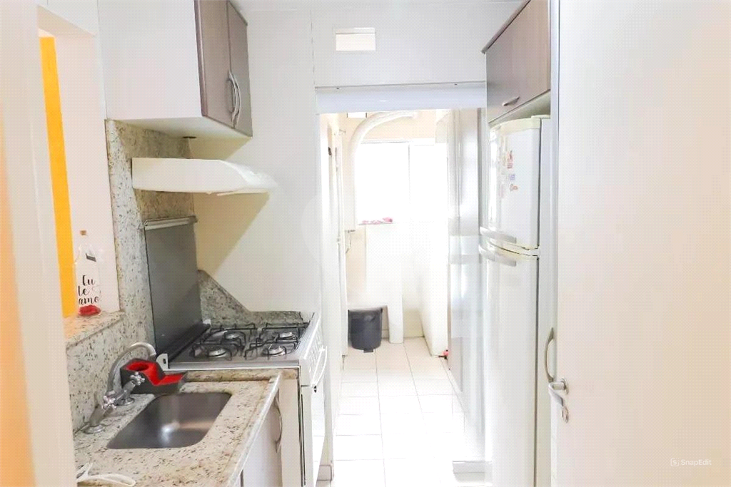 Apartamento 2 dormitorios, sendo 1 suite e 2 vagas de garagem