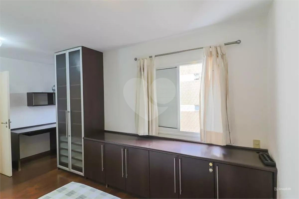 Apartamento 2 dormitorios, sendo 1 suite e 2 vagas de garagem