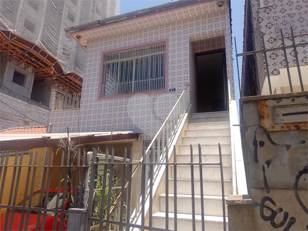 Sobrado à venda e aluguel com 5 quartos, 147m² - Foto 1