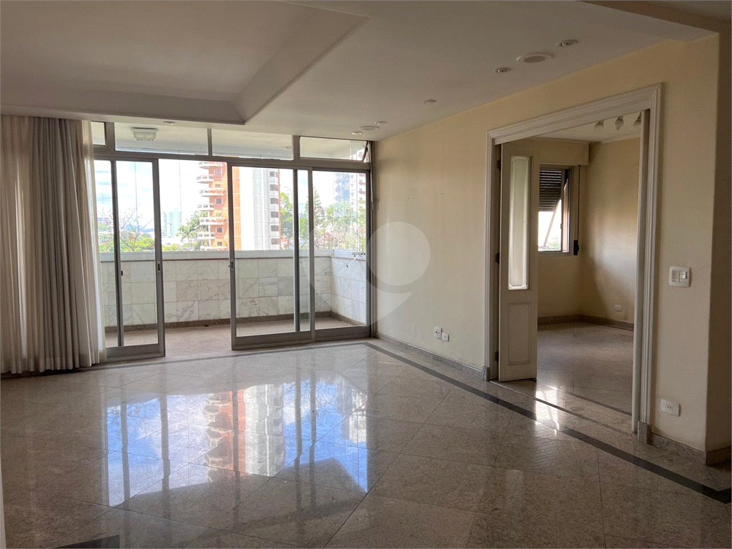 Apartamento à venda com 3 quartos, 170m² - Foto 16