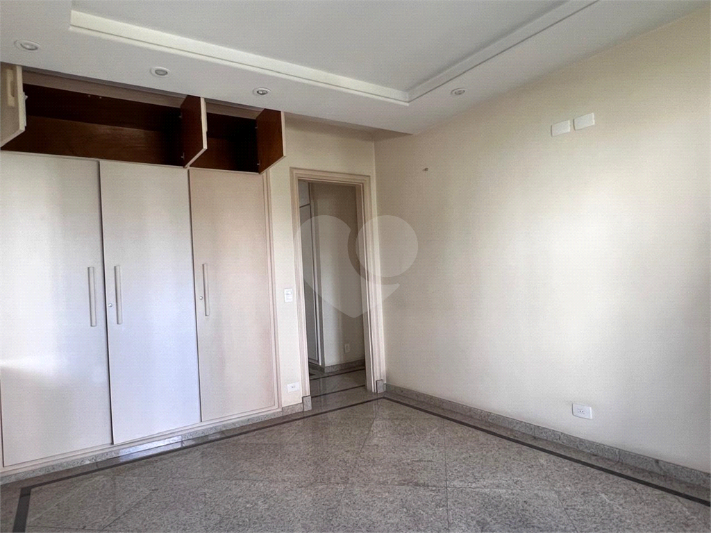 Apartamento à venda com 3 quartos, 170m² - Foto 25