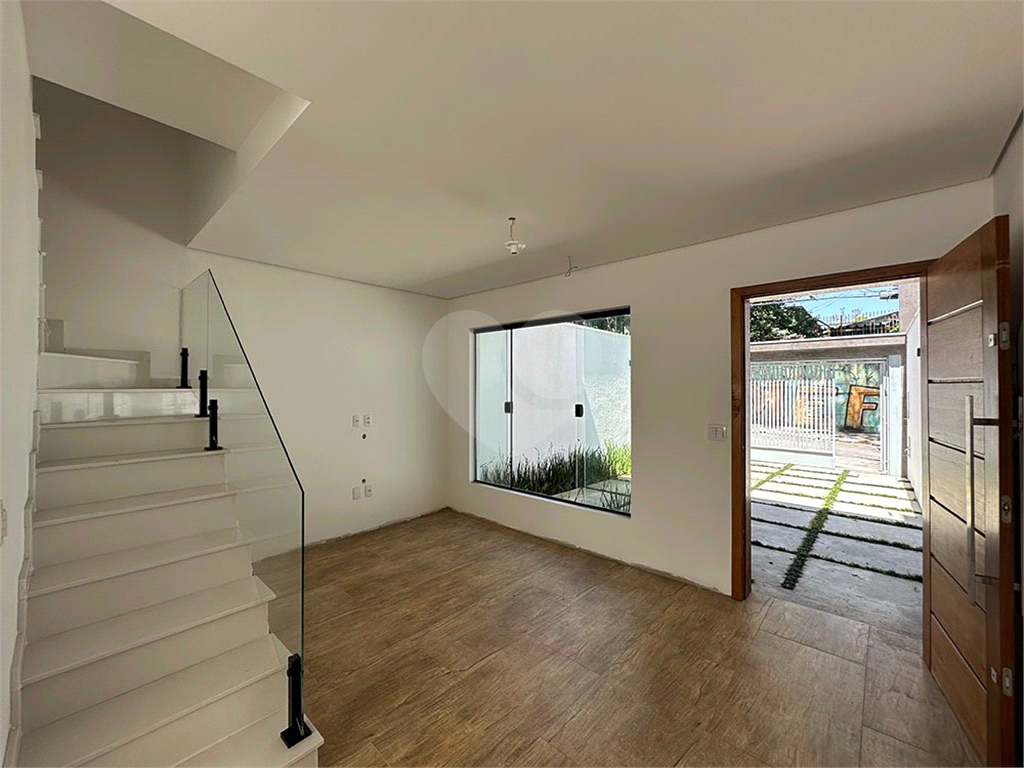 VENDE-SE SOBRADO 3 QUARTOS COM SUÍTE, GARAGEM, NO HORTO FLORESTAL