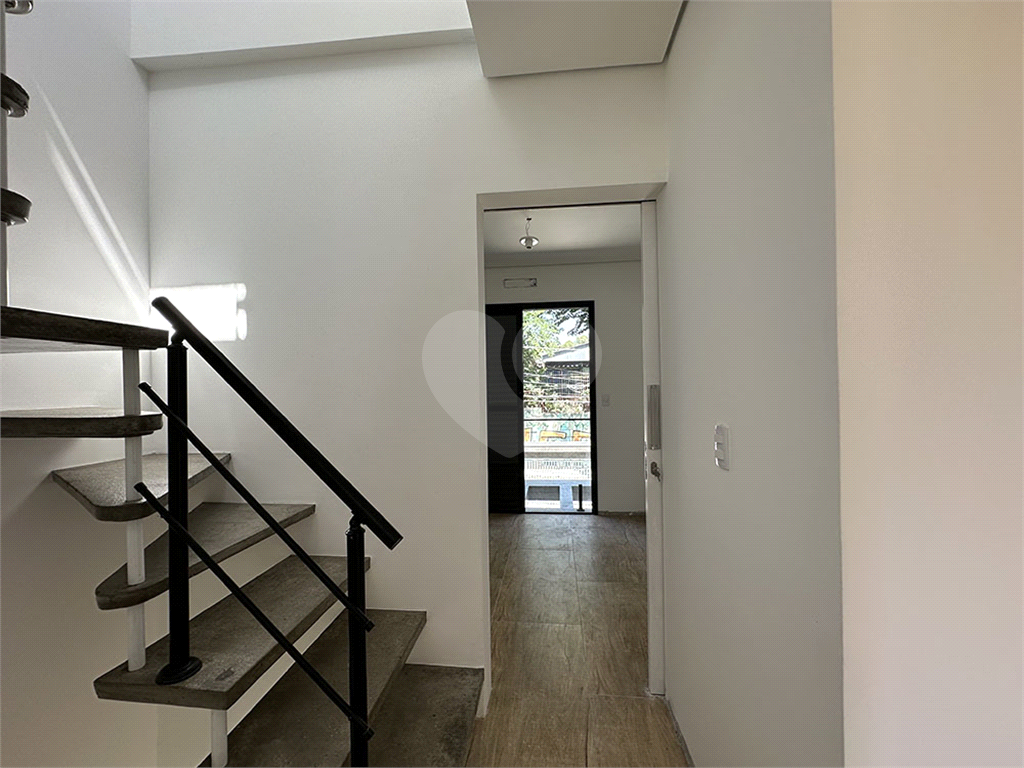 VENDE-SE SOBRADO 3 QUARTOS COM SUÍTE, GARAGEM, NO HORTO FLORESTAL
