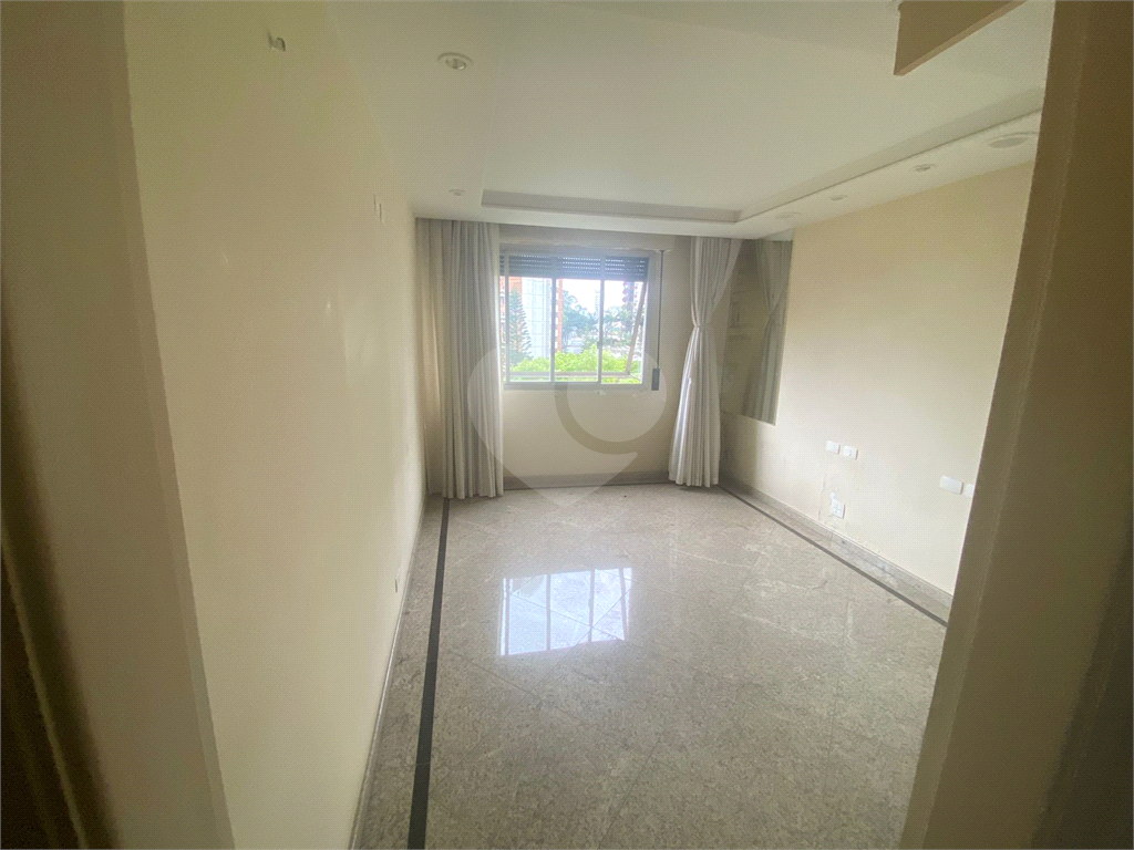 Apartamento à venda com 3 quartos, 170m² - Foto 16