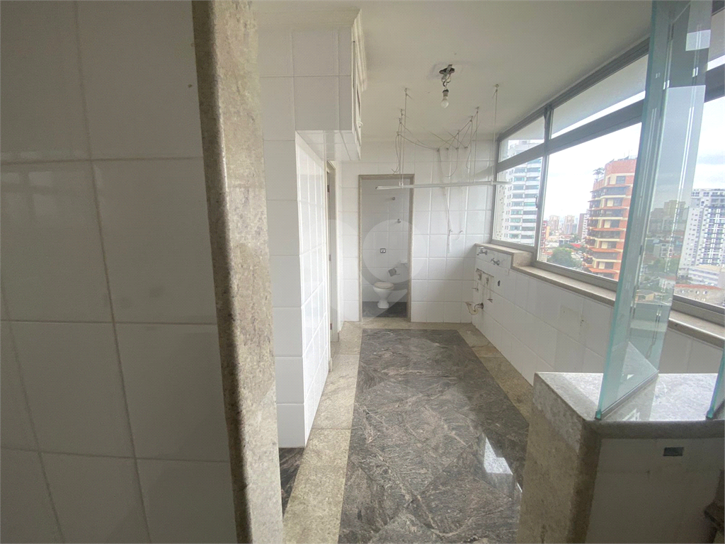 Apartamento à venda com 3 quartos, 170m² - Foto 2