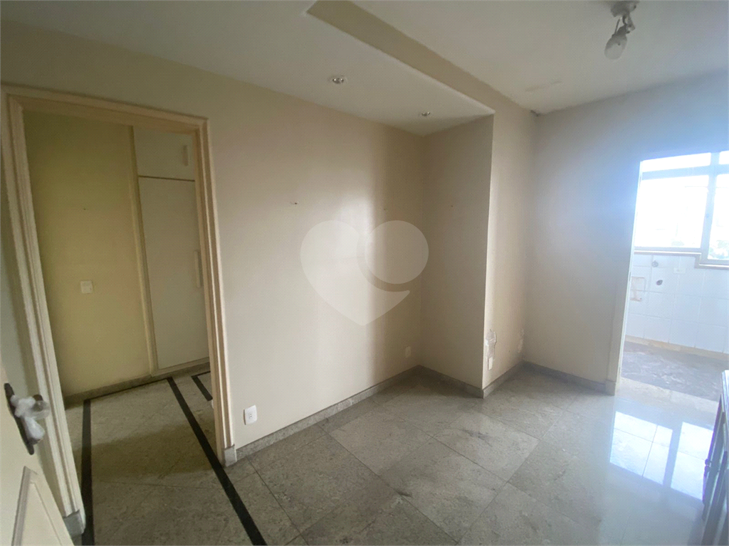 Apartamento à venda com 3 quartos, 170m² - Foto 10