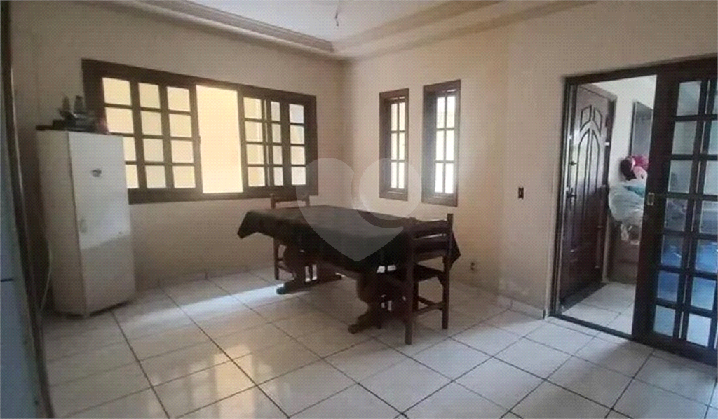 Casa à venda com 5 quartos, 347m² - Foto 10