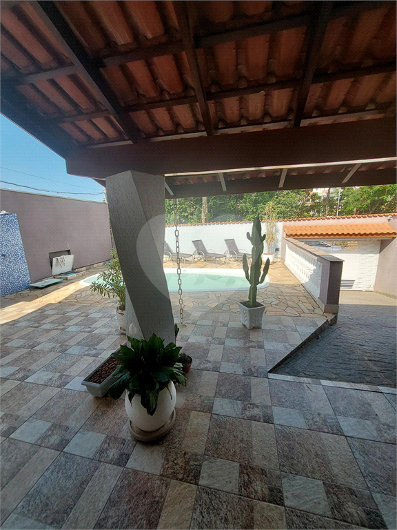 Casa à venda com 3 quartos, 150m² - Foto 1