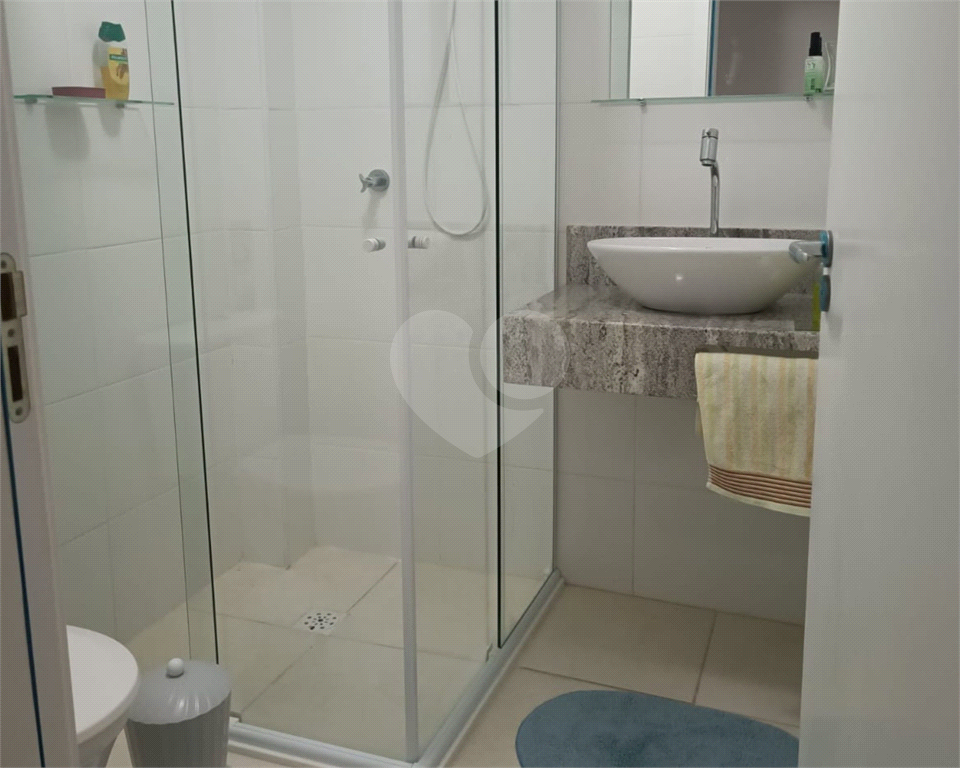 Apartamento à venda com 2 quartos, 75m² - Foto 11