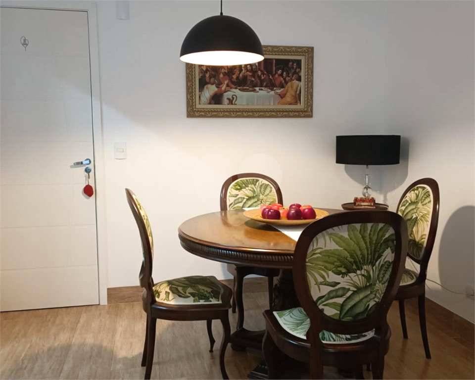 Apartamento à venda com 2 quartos, 75m² - Foto 3