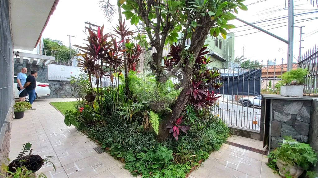 Casa Térrea com 3 quartos, 2 vagas,jardim e quintal – Próxima ao Metrô Tucuruvi e shopping Trimais