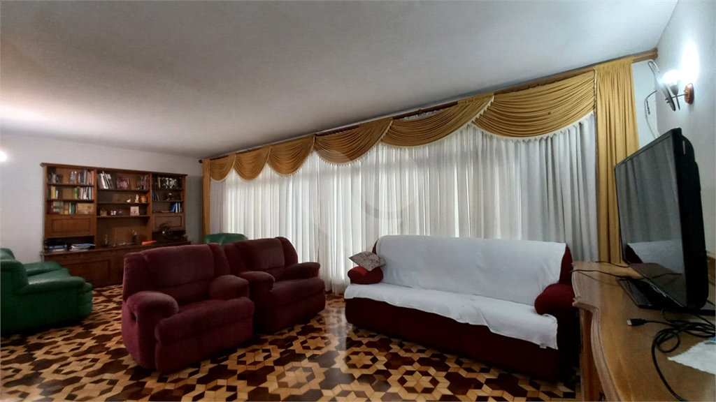 Casa Térrea com 3 quartos, 2 vagas,jardim e quintal – Próxima ao Metrô Tucuruvi e shopping Trimais