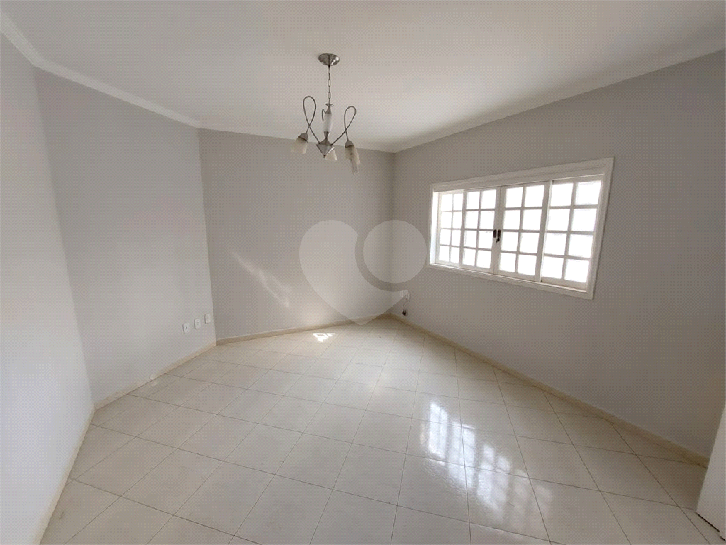 Excelente casa em Condominio | 3 Dormitórios | 1 Suíte | 2 vagas | 308 m2 | Jardim dos Flamboyants.