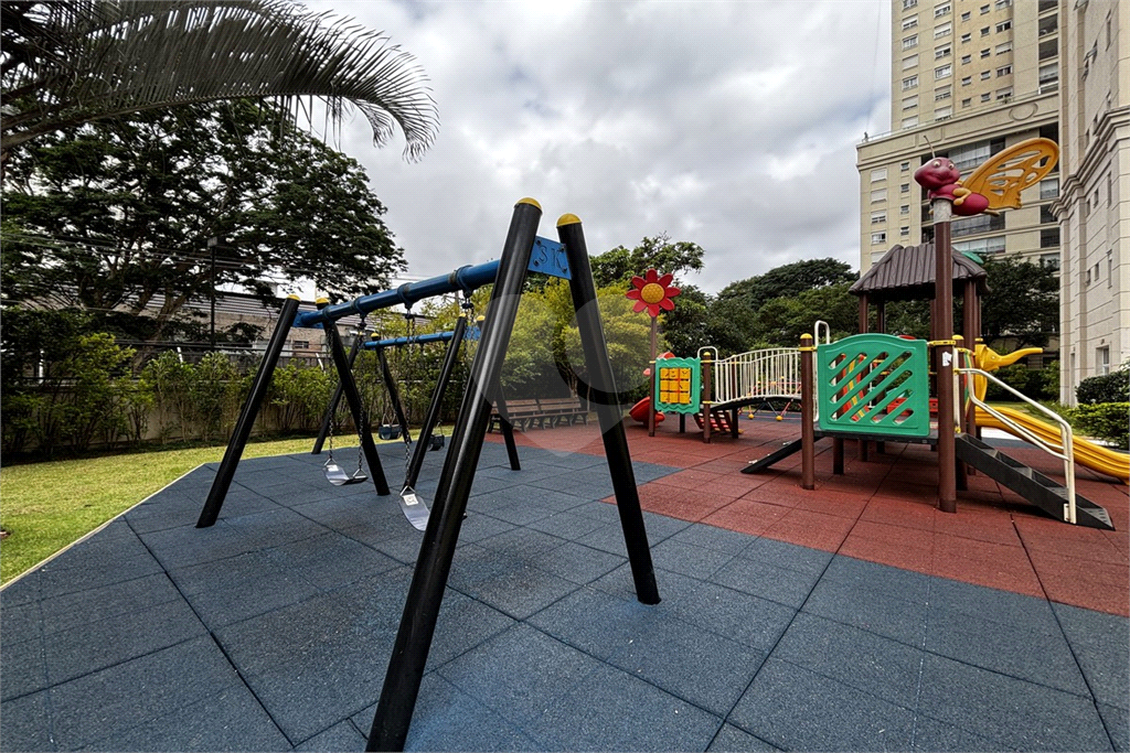 Apartamento com 3 suítes, 3 vagas na Vila Romana - SP
